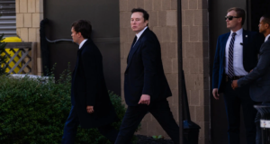 Elon Musk se reunió con el embajador de Irán ante la ONU, según funcionarios iraníes