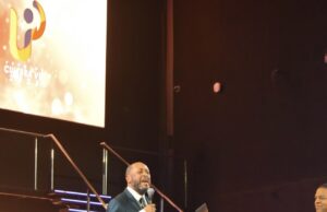 UNA NOCHE EN EL TEATRO DE LAS PALABRAS O LA IMPRONTA DEL OTRO GERALDO.