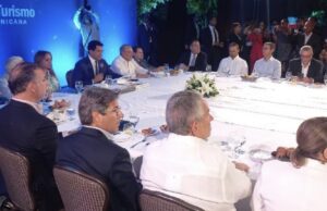 El turismo genera 9 billones de dólares al país, afirma economista.