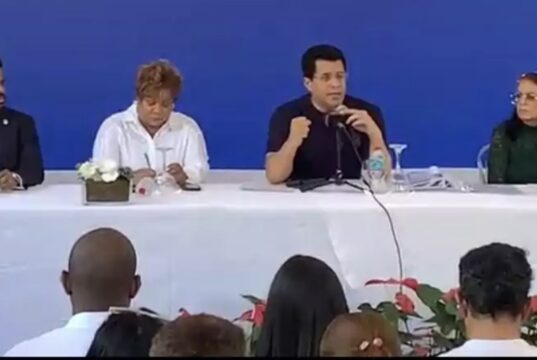 DAVID COLLADO ANUNCIA RD$700 MILLONES PARA RENOVAR PLAYA DE BOCA CHICA