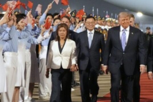 POR QUÉ XI NO FUE AL AEROPUERTO A RECIBIR A TRUMP ?