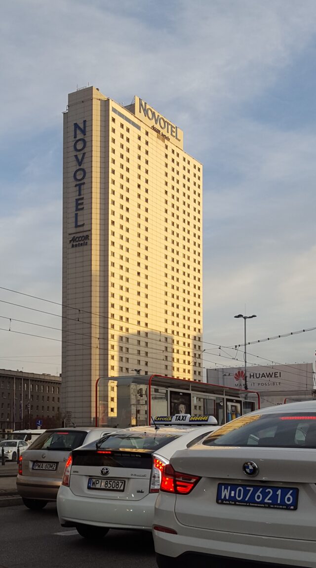 Hotel Novotel Centrum de Accor en Varsovia; fotografía de archivo de 2019.