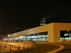 Vista nocturna del Aeropuerto Internacional Rafic Hariri de Beirut, Líbano