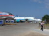 Aviones estacionados junto a la terminal del Aeropuerto Internacional de Punta Cana