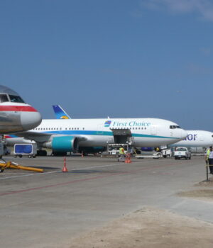Aeronaves en la plataforma del Aeropuerto Internacional de Punta Cana