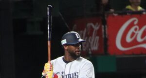 Alexander Canario con el uniforme de los Saitama Seibu Lions en 2026