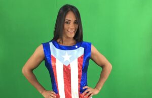 Amanda Serrano con uniforme de boxeo de Puerto Rico, fotografía de archivo de 2016