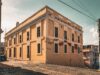 Fachada de la antigua Casa Alcaldía de San Germán, Puerto Rico, fotografiada en agosto de 2025.