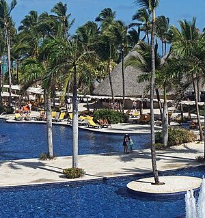 Barceló Bávaro Palace, archivo de 2017 — Mario Roberto Durán Ortiz Vista panorámica del litoral del Barceló Bávaro Palace en marzo de 2017, fotografía de archivo