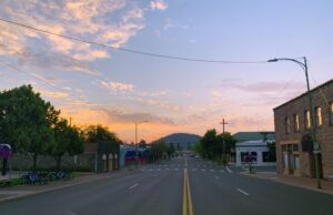 Tiroteo en escuela de Oregón deja cuatro muertos Vista de archivo de Bend, Oregón, con Pilot Butte al fondo; fotografía de 2022 que no muestra la escuela ni el tiroteo