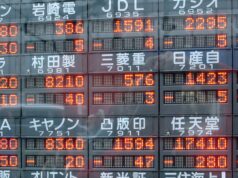 Tablero bursátil de Japón, imagen ilustrativa sobre la caída de los mercados tecnológicos de Asia