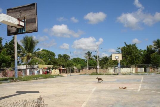 Cancha de baloncesto del barrio Las Colinas, fotografía de archivo de 2011.
