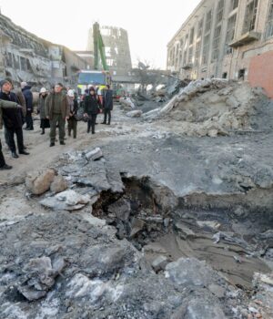 Imagen de archivo de daños en la central térmica de Dárnytsia, Kyiv, tras un ataque ruso en febrero de 2026