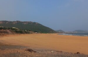 Playa de Jodugullapalem en Visakhapatnam, Andhra Pradesh, India; fotografía de archivo de enero de 2024.