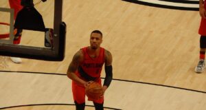 Damian Lillard con los Portland Trail Blazers durante un partido de 2018.