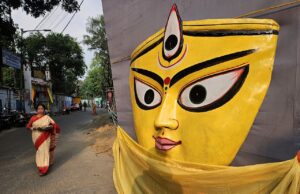 Representación de la diosa Durga en una calle de Calcuta en 2024; imagen de archivo, no del incidente de octubre de 2026