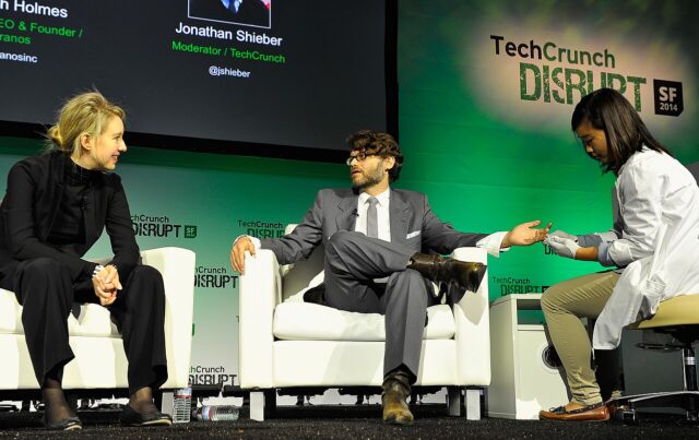 Elizabeth Holmes durante una entrevista en TechCrunch Disrupt de San Francisco en 2014. Foto: Steve Jennings / TechCrunch.