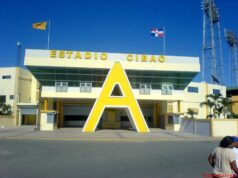 Entrada principal del Estadio Cibao en Santiago, fotografía de archivo de 2008.