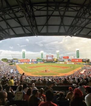 Estadio Quisqueya Juan Marichal en Santo Domingo, escenario del triunfo de los Leones del Escogido