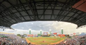 Gradas y terreno del Estadio Quisqueya Juan Marichal, sede de los Tigres del Licey