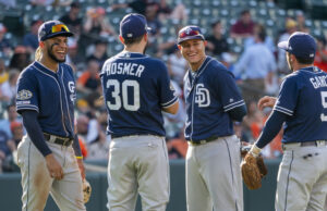 Fernando Tatis Jr. y Manny Machado con el uniforme de los Padres de San Diego