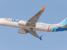 Avión Boeing 737 MAX 8 de Flydubai despegando de Tel Aviv. Foto: Ronen Fefer / Wikimedia Commons.