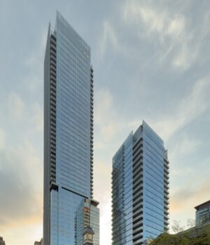 Edificio del Four Seasons Hotel and Residences en Toronto, fotografiado el 7 de mayo de 2025.