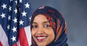 Retrato oficial de la congresista estadounidense Ilhan Omar