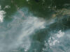 Humo de incendios forestales cerca de Manaos, Brasil, observado por el satélite Terra de la NASA en una imagen de archivo de octubre de 2023