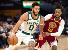 Jayson Tatum conduce el balón con los Celtics ante Cleveland en noviembre de 2021; fotografía de archivo.