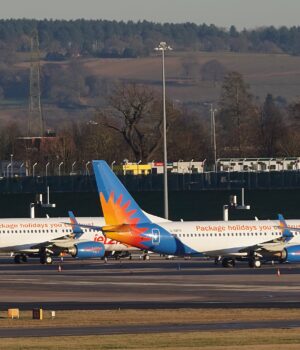Aviones Jet2 en Birmingham, archivo 2024 Aviones Boeing 737 de Jet2 estacionados en Birmingham; fotografía de archivo de enero de 2024.