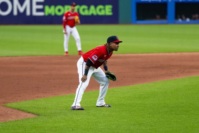 José Ramírez, antesalista dominicano de los Cleveland Guardians, durante un juego de la temporada 2026