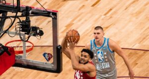 Karl-Anthony Towns durante una actividad del NBA All-Star Weekend en 2022