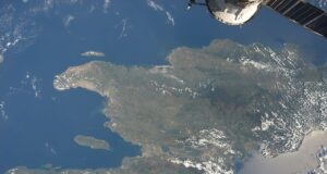 Vista satelital de la isla La Española, compartida por República Dominicana y Haití, tomada desde la Estación Espacial Internacional en 2009.
