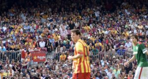 Lionel Messi durante un partido del Barcelona en el Camp Nou en septiembre de 2014.