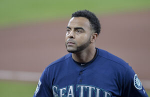 Nelson Cruz dice que recibió ofertas para dirigir en MLB, pero no aspira al cargo Nelson Cruz con los Marineros de Seattle en Baltimore, 29 de agosto de 2017; fotografía de archivo de Keith Allison.
