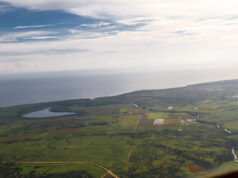 Vista aérea de campos, lagunas y costa en Las Lagunas de Nisibón, La Altagracia