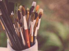 Pinceles de pintura como imagen ilustrativa de las artes visuales; archivo 2015.