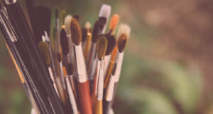 Pinceles de pintura como imagen ilustrativa de las artes visuales; archivo 2015.