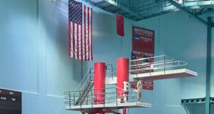 Torre de plataformas y trampolines para competencias de clavados
