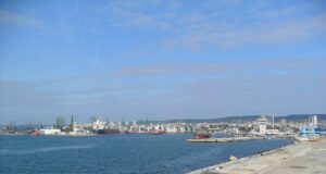 Buques en el puerto de Varna, Bulgaria, en una imagen de archivo; no corresponde a los ataques del 13 de octubre de 2026