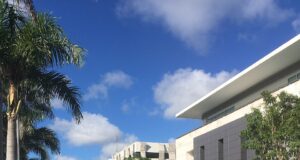 Avenida principal de Punta Cana, República Dominicana, fotografía de archivo de enero de 2021.