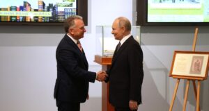 Vladímir Putin y Steve Witkoff durante un encuentro el 11 de abril de 2025; fotografía de archivo.