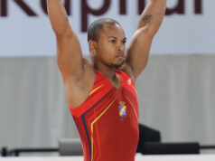 Rayderley Zapata compite en ejercicio de suelo durante el Europeo de gimnasia artística de 2015