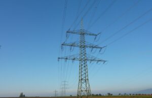 Torres y líneas eléctricas usadas como imagen ilustrativa sobre redes de distribución