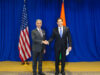 Marco Rubio y S. Jaishankar se estrechan la mano en Nueva York el 23 de septiembre de 2026; fotografía de archivo.
