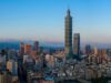 Panorámica de Taipéi con la torre Taipei 101; fotografía de archivo de 2019.