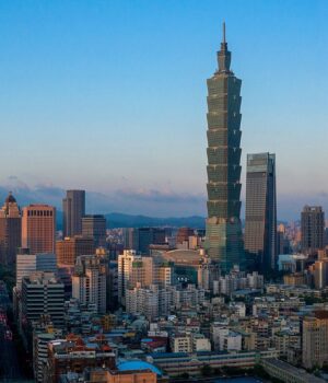 Panorámica de Taipéi con el rascacielos Taipei 101; fotografía de archivo de 2019.
