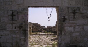 Ruinas históricas de la iglesia de San Jorge en Taybeh en 2005; imagen de archivo, no del ataque de 2026