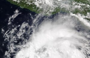Imagen satelital de Trudy al sur de México el 13 de octubre de 2026, cuando era tormenta tropical; no representa su posición del 17 de octubre.